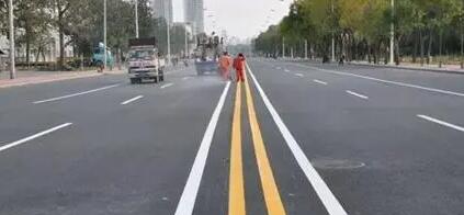 蘇州小區(qū)道路劃線是誰(shuí)來(lái)做？推薦飛揚(yáng)市政道路劃線單位